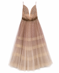 Vestido de noche con brillos y volantes